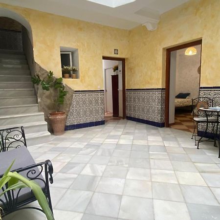 Patio Andalusi Junto A La Vina Lägenhet Cádiz Exteriör bild