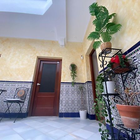 Patio Andalusi Junto A La Vina Lägenhet Cádiz Exteriör bild